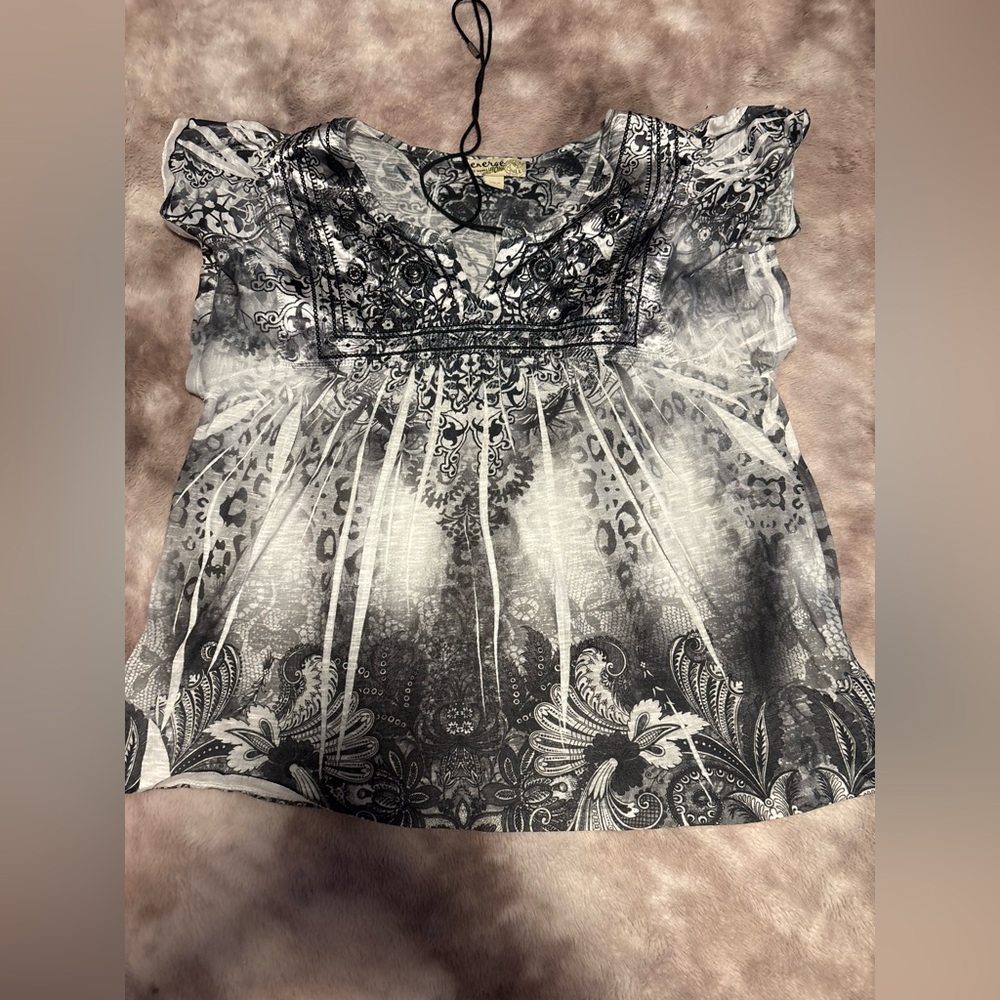 Energie by Monali L Black Gray Print Beaded V-Neck Short Sleeve Top
(579)